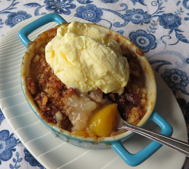 Peach Crumble