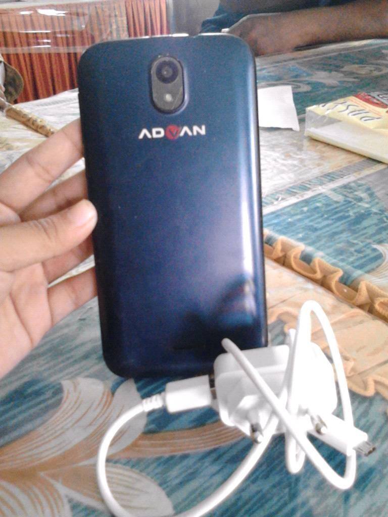 Dijual Hp Android Advance  MAKASSAR JUAL BELI