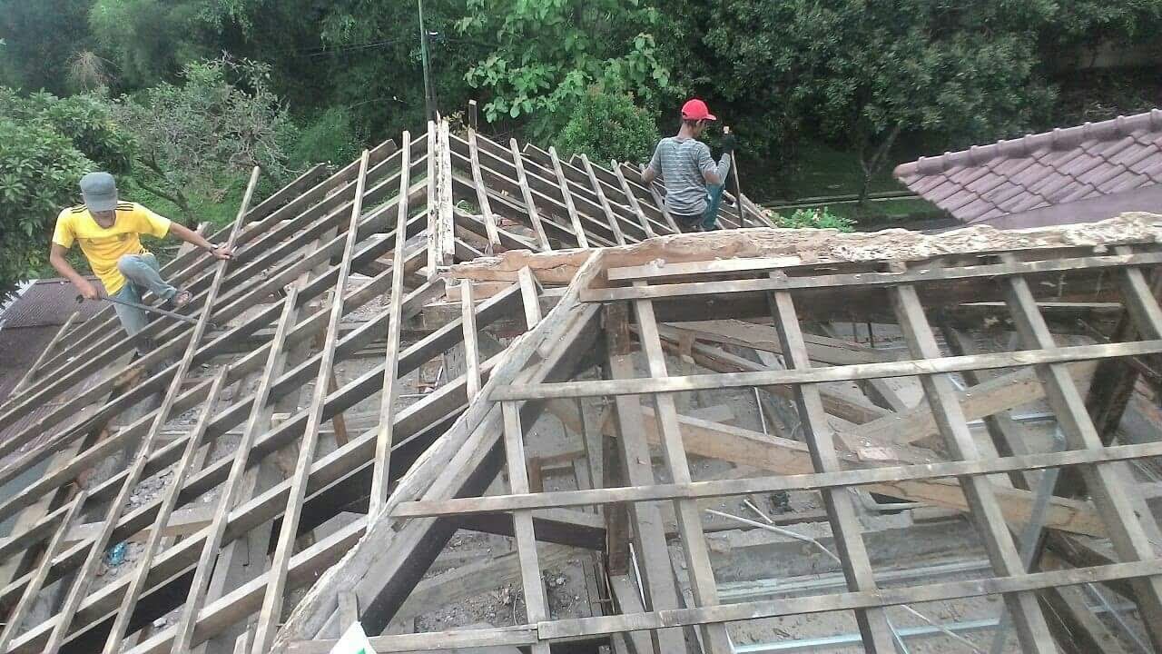 Spesialis Bongkar Pasang Atap