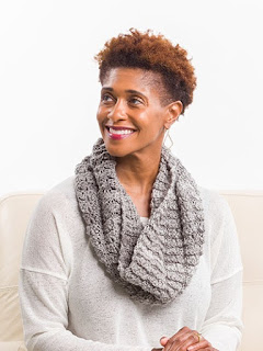 Crochet super simple cowl scarf pattern