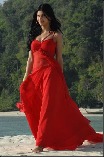 Shruti 7am arivu latest stills