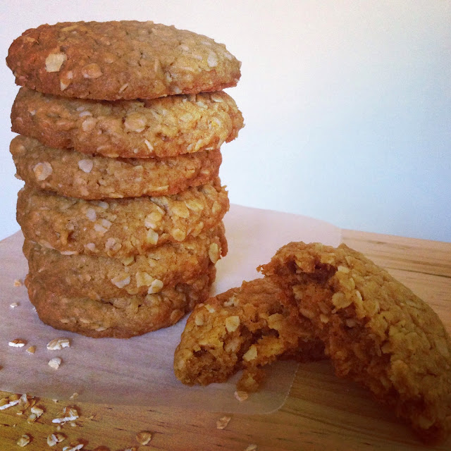 Anzac Cookies  >> STARTS WITH CUPCAKES