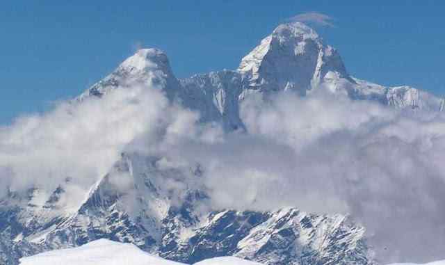 Gunung Bersalju Dari Puncak Jayawijaya