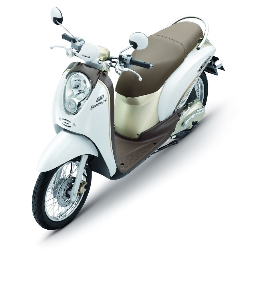OTOMOTIF INDONESIA: Pilih Honda Scoopy atau Yamaha Fino