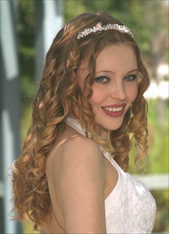 curly wedding hairstyle