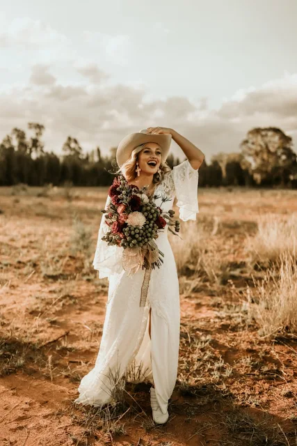 KACIE HERD PHOTOGRAPHY CUMNOCK NSW WEDDINGS BRIDAL GOWN COUNTRY WEDDING