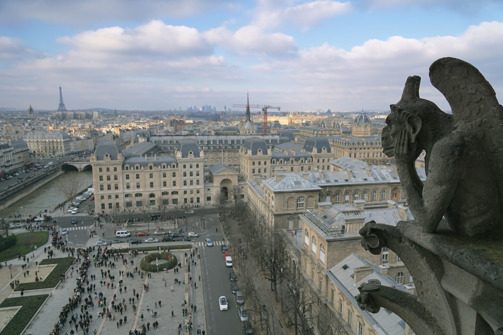 パリのノートルダム大聖堂（Cathédrale Notre-Dame de Paris）