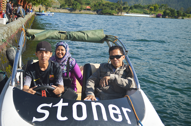 mencoba speedboat di Telaga Sarangan Magetan, Jawa Timur