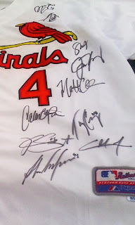 2013 St. Louis Cardinals Team Signed Baseball Jersey Close Up