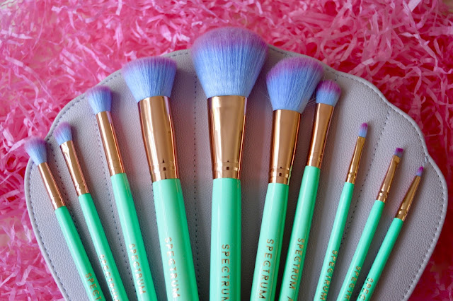 Spectrum Glam Clam brushes