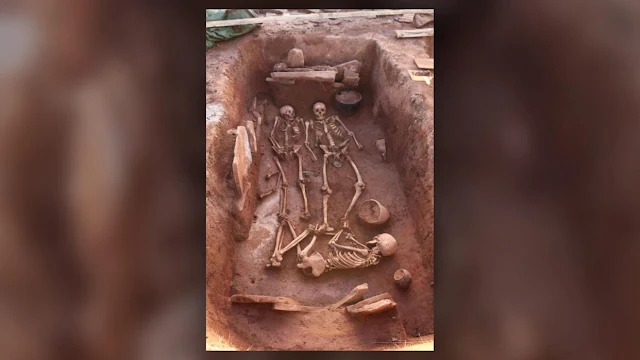 Сибір поховані чоловік, дві жінки та немовля