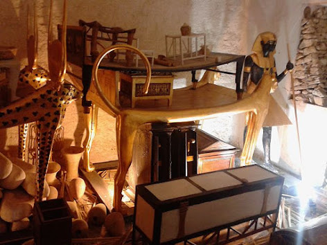 Imagen: Recreación ajuar funerario, tumba de Tutankamón.