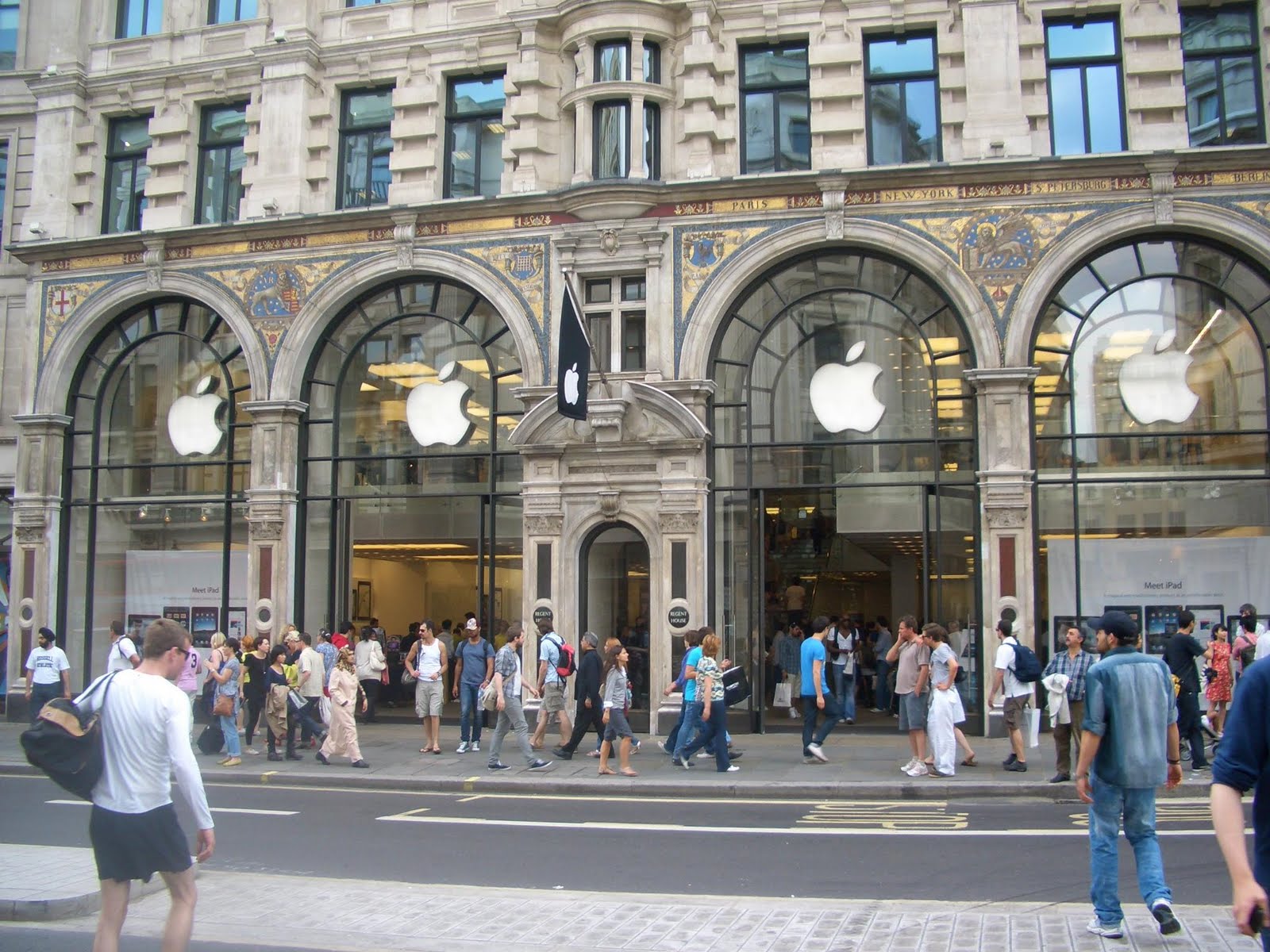 Apple-Store-London.JPG