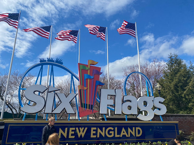 Six Flags New England Entrance Sign