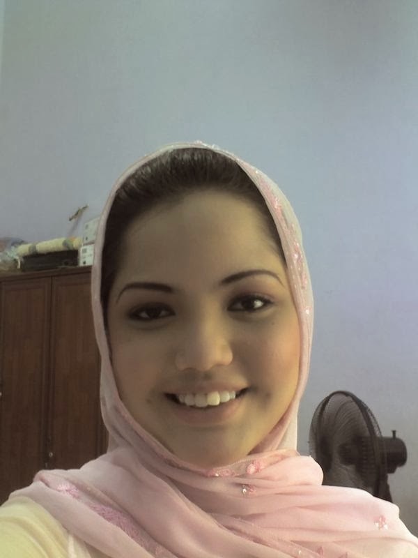 Foto Narsis Tante Jilbab Cantik