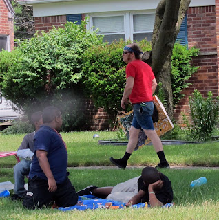 watching a man steal a painting in public, parade