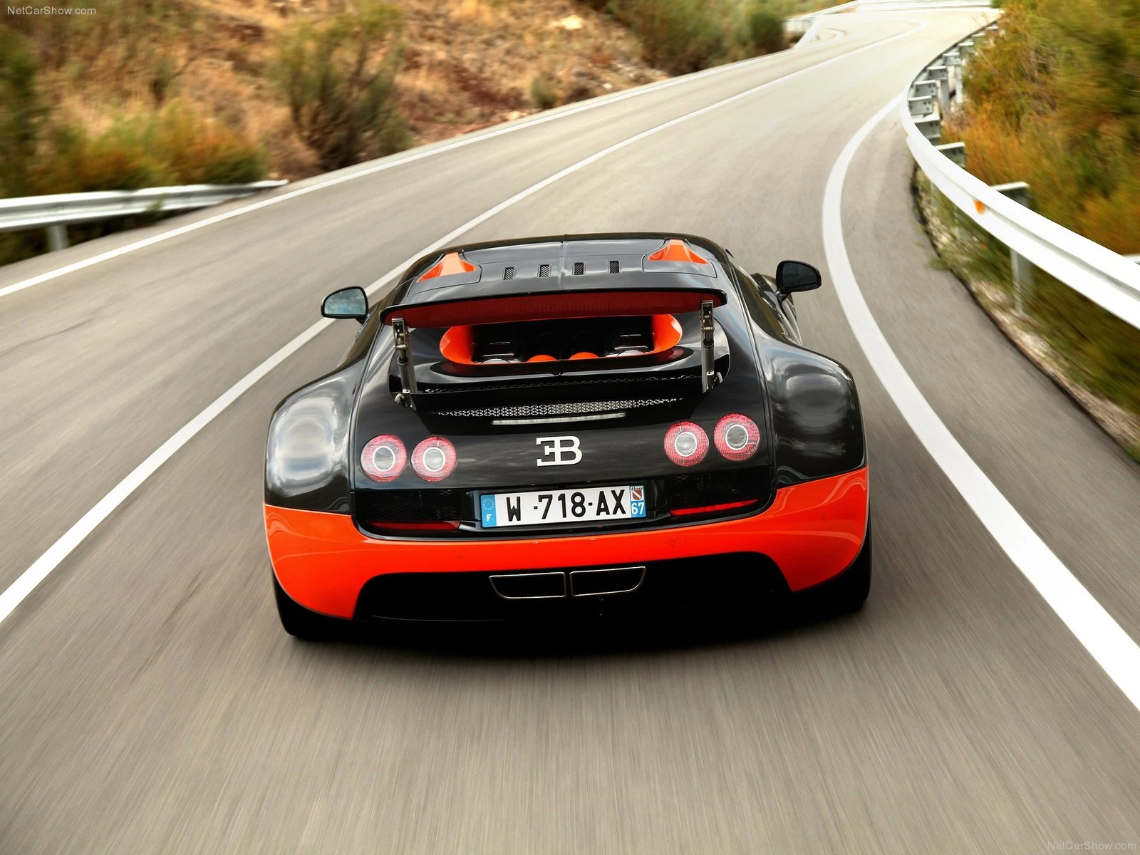 Hình ảnh siêu xe Bugatti Veyron Super Sport 2011 & nội ngoại thất