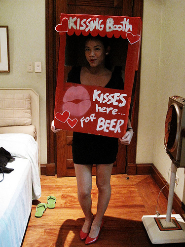 Kissing Booth Costume3