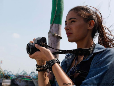 Madras Cafe - Nargis Fakhri As Journalist 