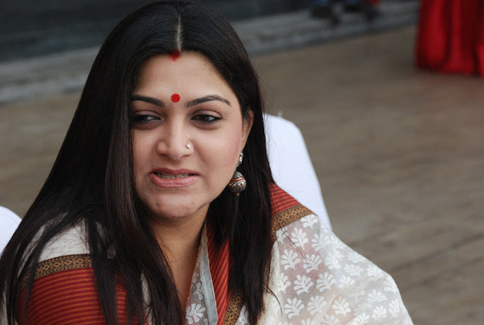 kushboo in saree at big fm et awards photo gallery