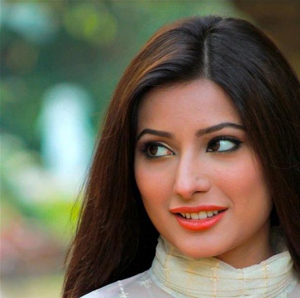 Mehwish Hayat HD Wallpapers Free Download