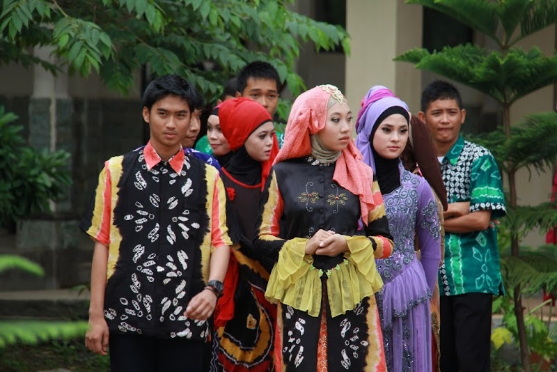 32 Konsep Populer Baju Batik Untuk Perpisahan Sma