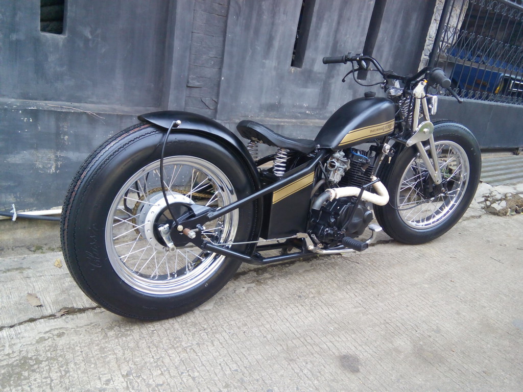 Buat Yang SUKA Motor KustomNih Kustom Brat Bobber Honda