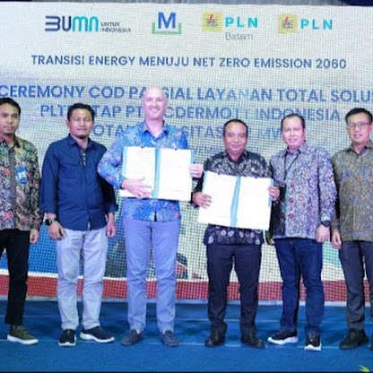 Wujudkan Energi Terbarukan, PLN Batam Mengoperasikan Layanan Total Solusi PLTS Atap PT Mc Dermott Indonesia secara Parsial