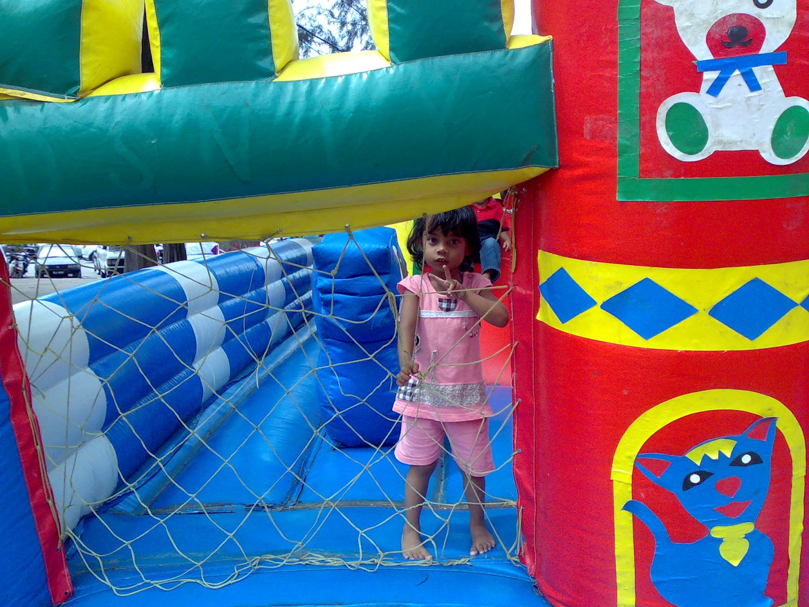 Inflatables bouncing castle Malaysia: KARNIVAL SANTAI BACK 