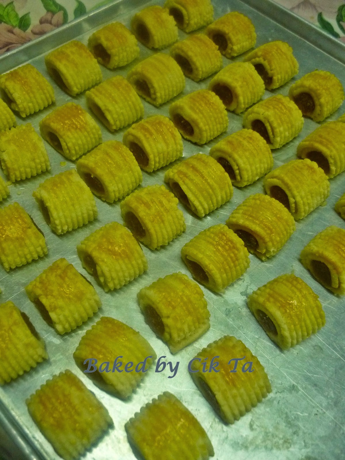 BAKED BY CIK TA: KING & QUEEN OF COOKIES - ALMOND LONDAN 