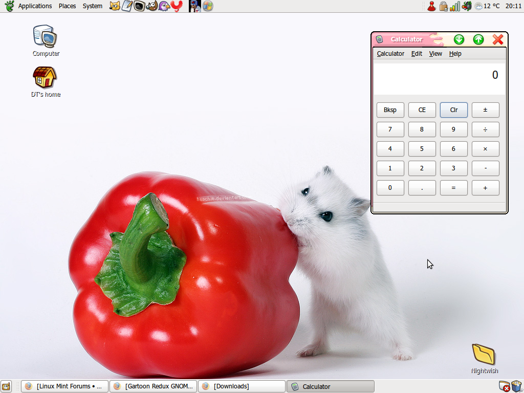 Screenshot de Linux Mint con un tema de "crema de helado" y de wallpaper un ratón blanco mordisqueando un pimiento morrón.