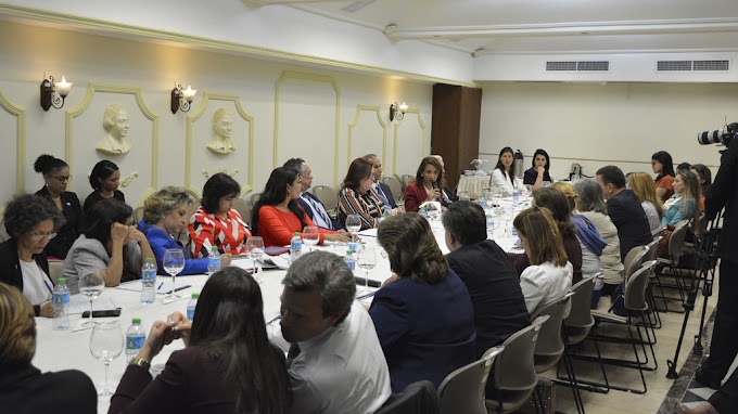 Ministra de la Mujer encabeza reunión Iniciativa de Paridad de Género