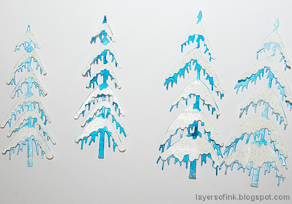Layers of ink - Snow-covered Branches Tag Tutorial by Anna-Karin Evaldsson. Assembly the snowy trees.