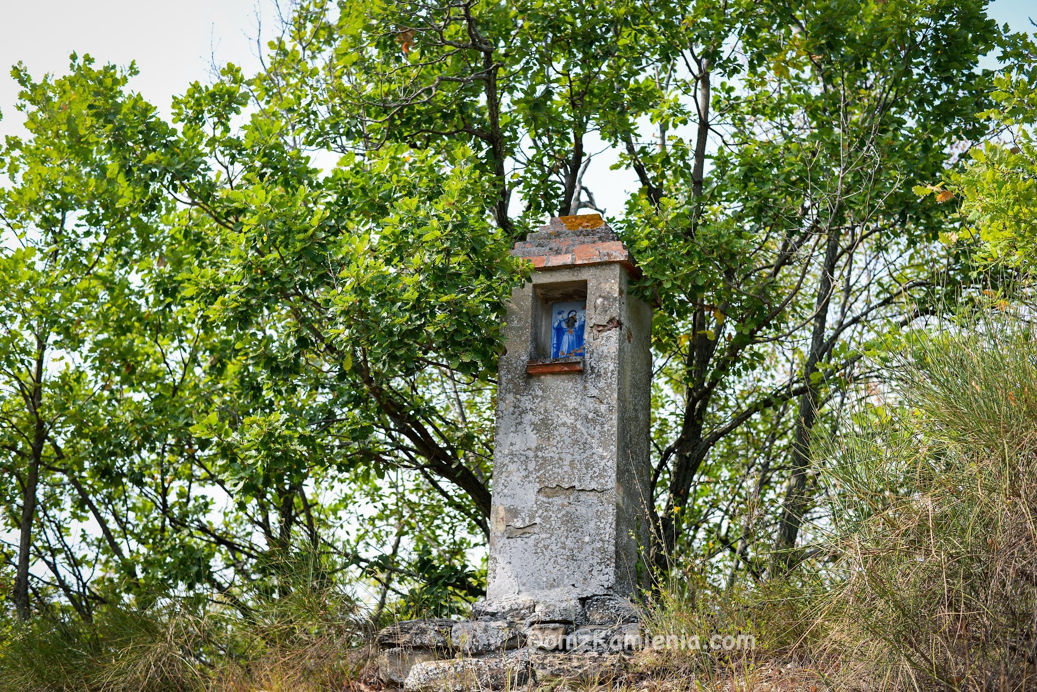 Dom z Kamienia, trekking, szlak Dantego