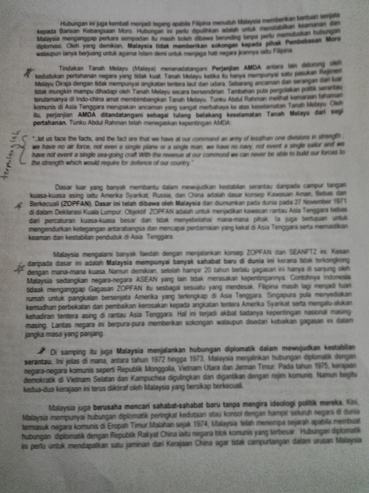 Contoh skema jawapan Sejarah Kertas 3 SPM 2013 / Contoh 