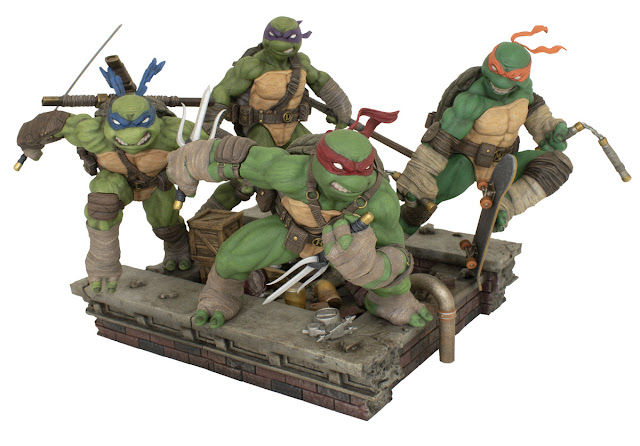 Diamond Select TMNT Gallery Donatello Deluxe PVC Diorama 01