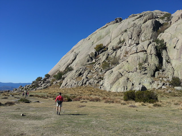 El Yelmo con niños. La Pedriza. Parque Nacional de Guadarrama.