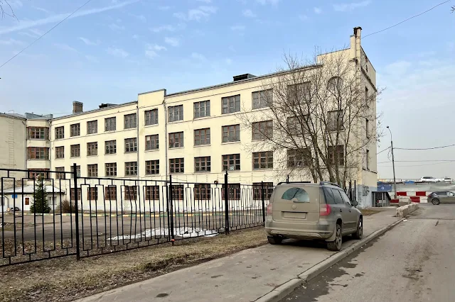 Лиственничная аллея, Дмитровское шоссе, дворы, Тимирязевская академия, бывшее общежитие 1934 года постройки