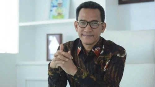 Soal Pilpres 2024, Refly Harun Usulkan Anies dan Ganjar Maju sebagai Paslon, Bakal Tak Ada Lawan.