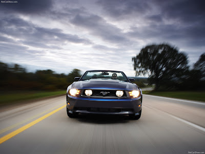 new Ford Mustang Convertible 2010