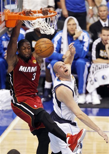 dwyane wade posterizes anderson varejao. 2011 NBA Finals: Dwyane Wade Alley-Oop Dunk Over Brian Cardinal (Game 4)