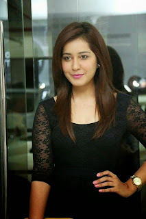 http://actresshdgalleryz.blogspot.in/2014/11/raashi-khanna-latest-beautiful-hd-photo.html