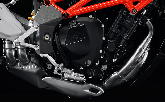 MV AGUSTA BRUTALE 1090 ENGINE