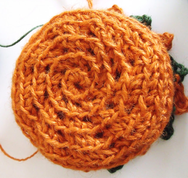 free crochet patterns, how to crochet, baskets, bowls,