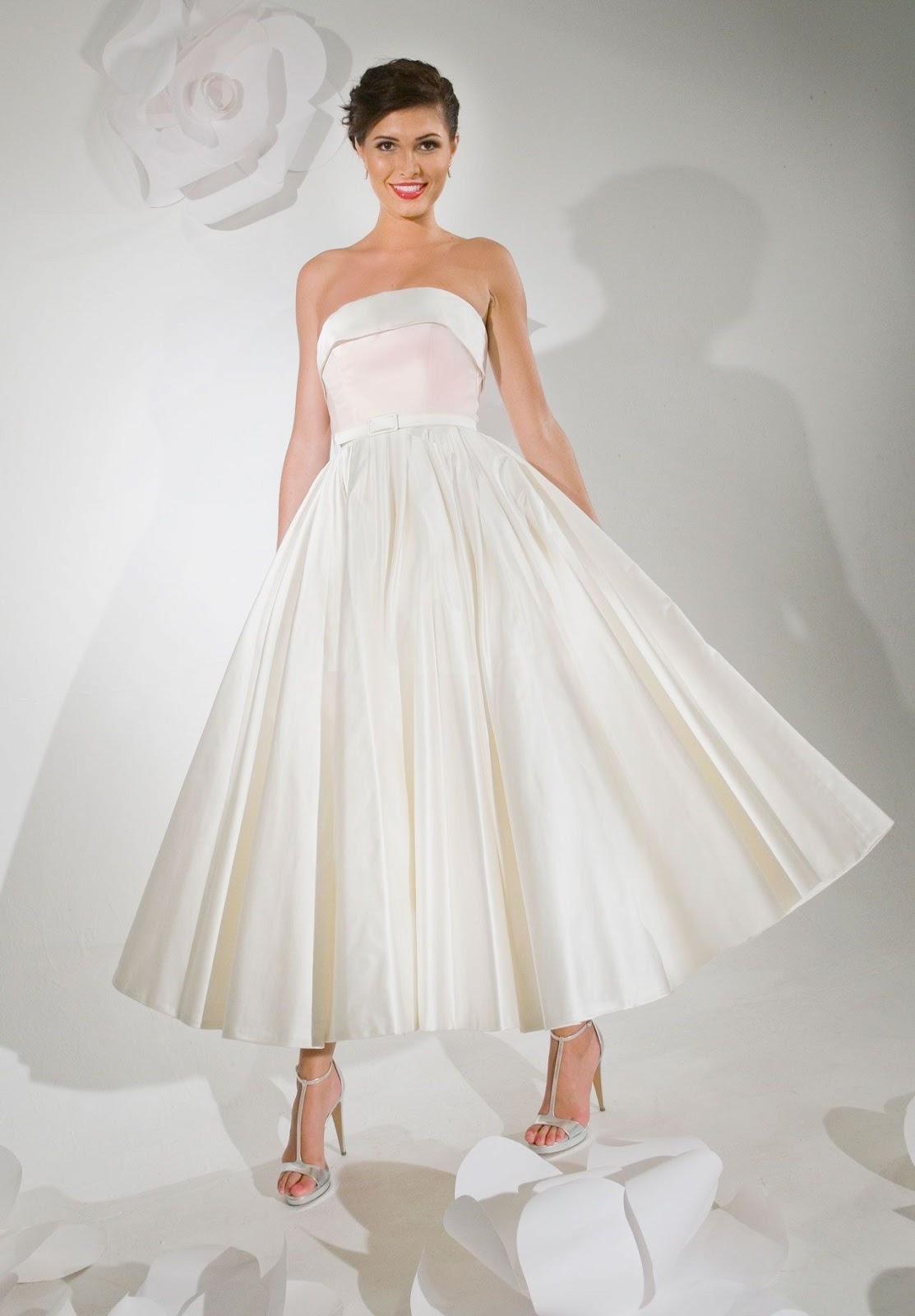 strapless lace wedding dresses a line Taffeta Strapless Ball Gown Tea-length Simple Vintage Wedding Dress
