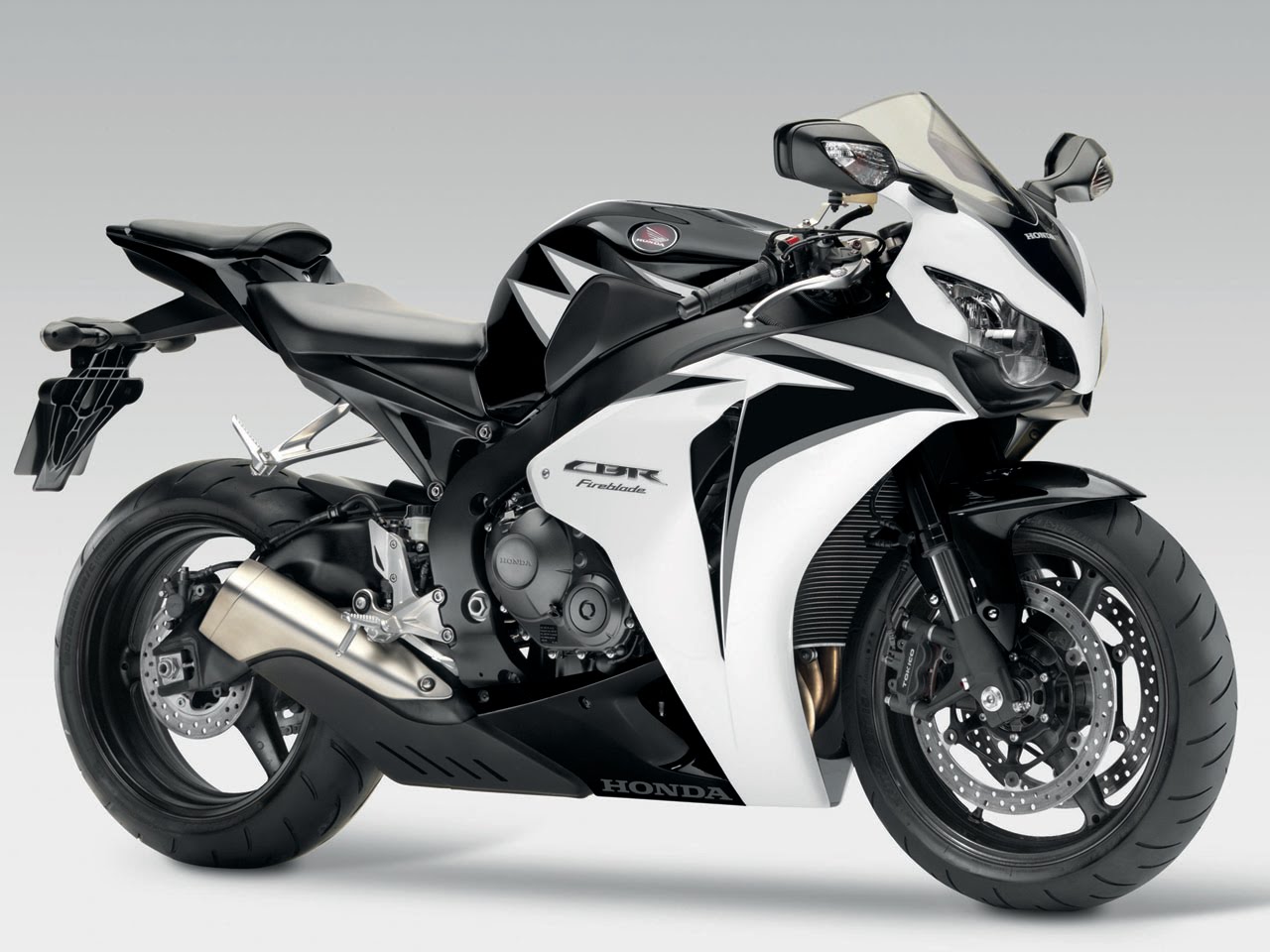 2013 honda cbr Engine Type 999cc liquid-cooled inline four-cylinder