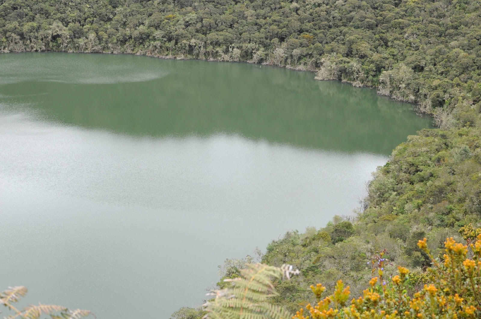 La laguna de Guatavita es un sitio para hacer turismo cerca a Bogotá