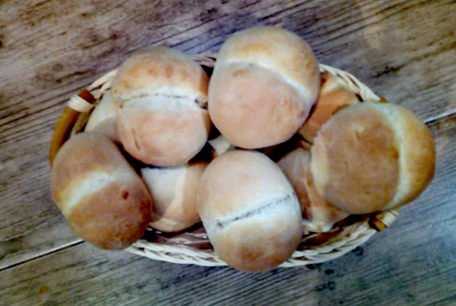 domowe bulki pszenne domowe bulki poznanskie domowe kajzerki bulki drozdzowe domowe pieczywo bulki sniadaniowe