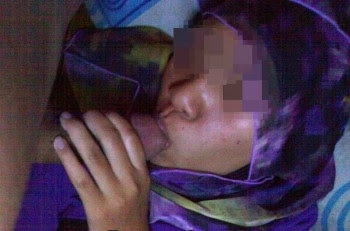 Intip Cewek Jilbab Asik Lagi Ngentot Menggoda