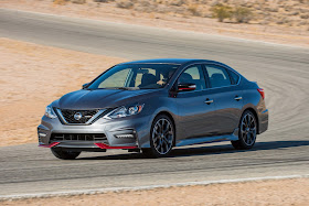 Front 3/4 view of 2017 Nissan Sentra NISMO